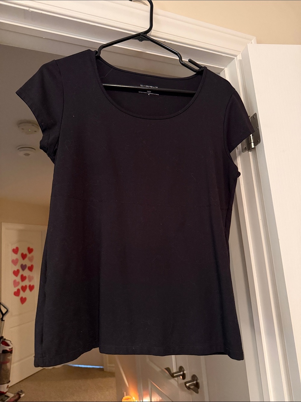 5/$25 Ellen Tracy Black Scoop Neck Short-Sleeve Top